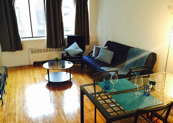 Stylish Montreal Apartment: Comfortable Stay In The Golden Square Mile