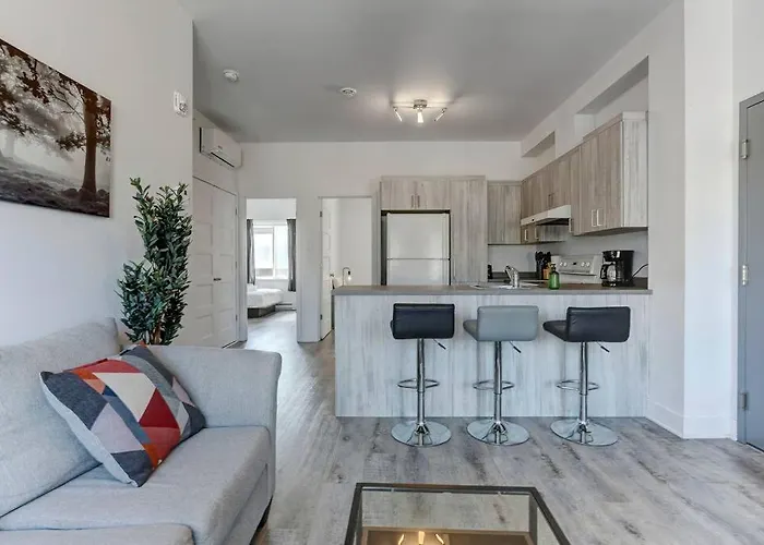 Chic And Spacious 3 Bedroom Home In Griffintown