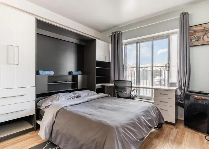 Studio Apartment Near Downtown - 103