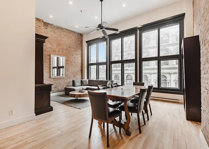 Elegant 3 Bedroom Apartment In Old Port - 302