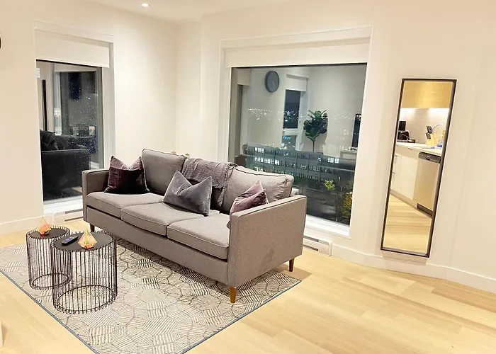 Modern 1Br Condo W Balcony Free Parking & Gym Near Metro & Downtown