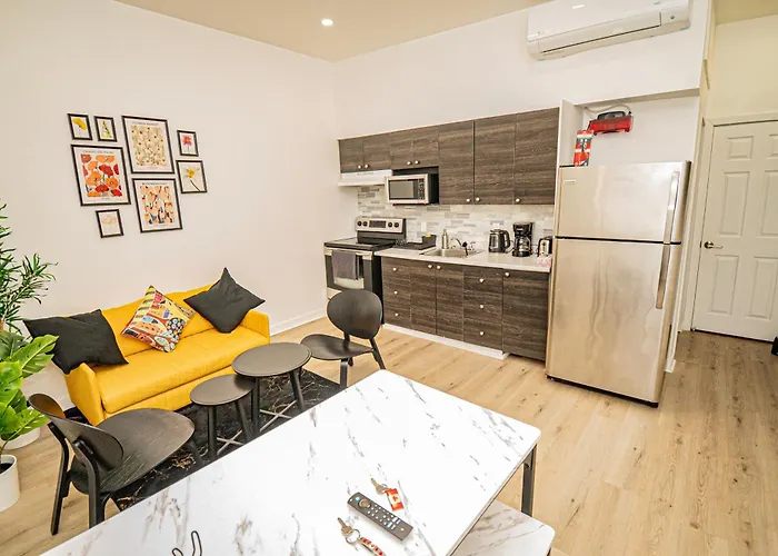 Three Bedroom Chic Condo Downtown Montreal
