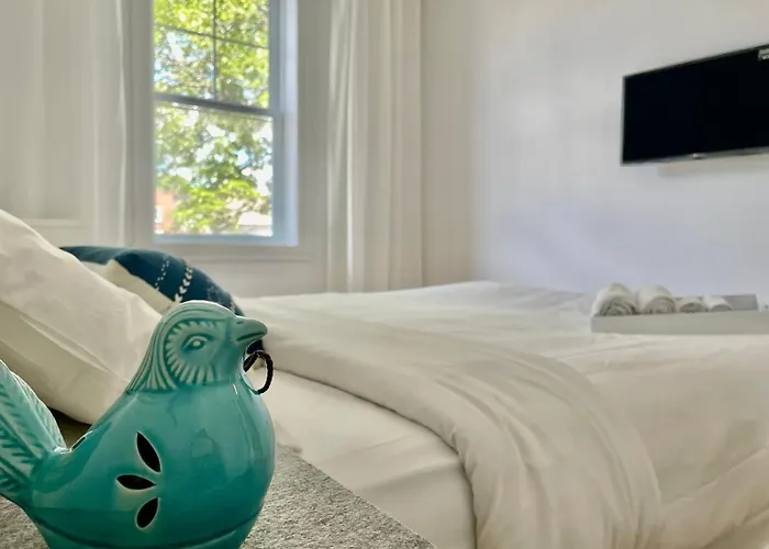 Chambre Lumineuse Et Confortable