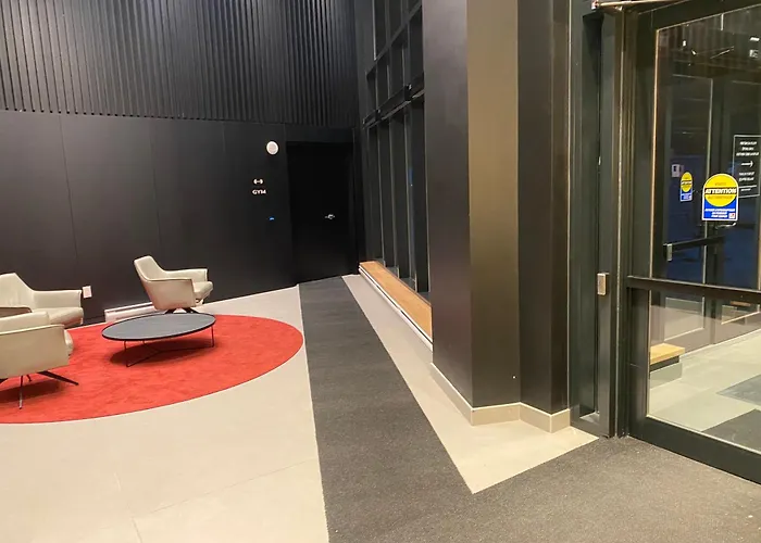 Nice Furnished Condo Dowtown