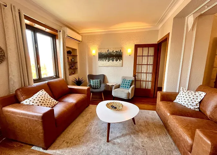 Mtlvacationrentals-The Mtlvr Kisses
