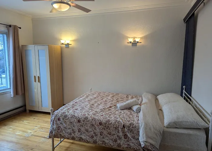 Bright Room Near Metro Monk Station With Self Check-In