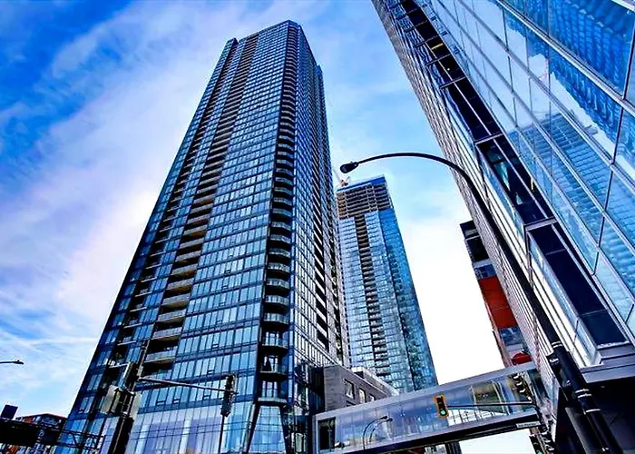 Spectacular Skyline Views - Downtown Montreal - Luxury Condo & Penthouse