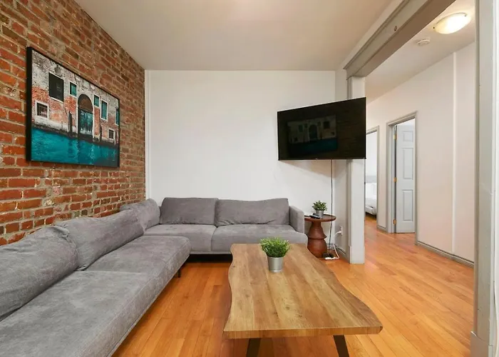 Prime Location Charming 4Br In Downtown Mtl