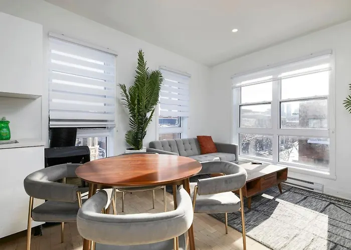 Contemporary 2Br Retreat In Mtl Village Zh4