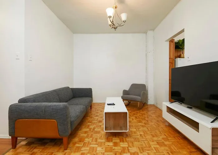 Beautiful Apartment In Downtown Zc9