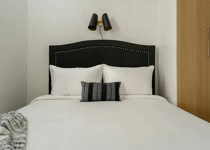 Posh 1Br In Quartier Des Spectacles By Sonder