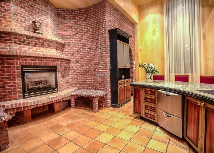 Chateau Vieux-Montreal