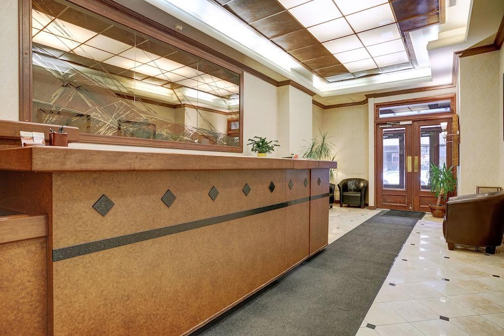 Hotel St-denis Montreal