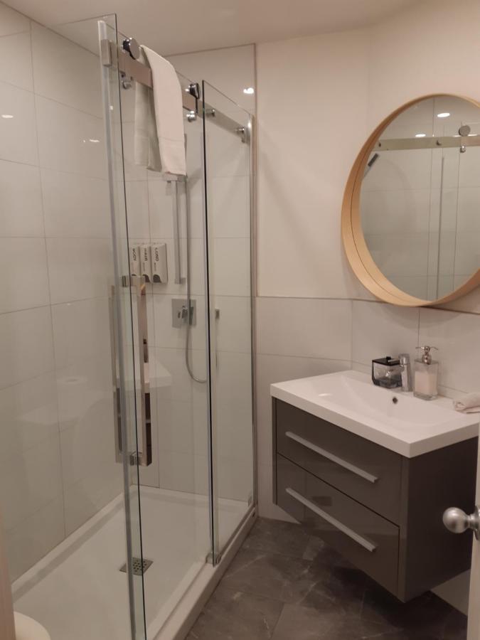 & Carre Saint-louis Inn Montreal