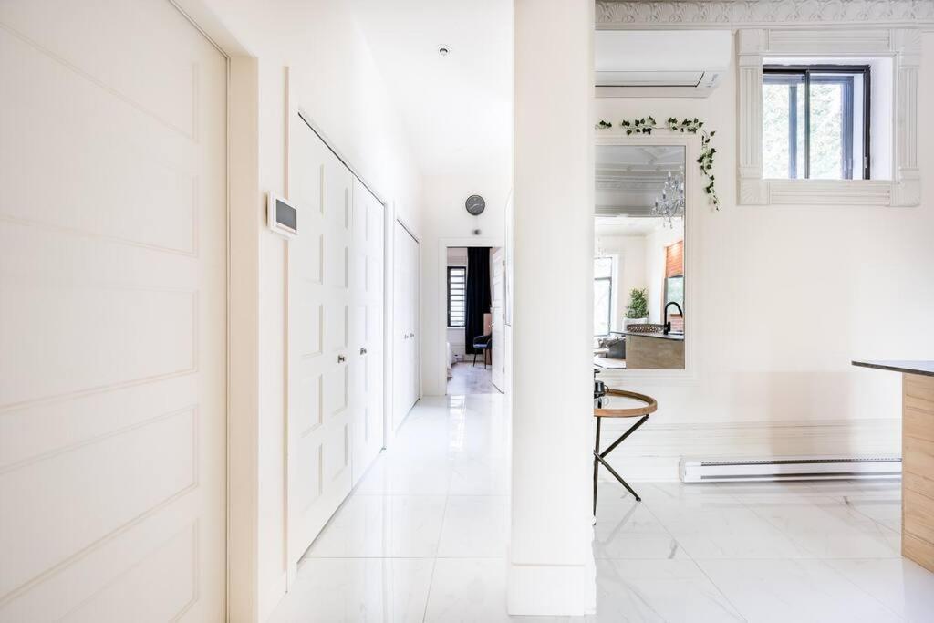 Apartment Styled 2 Bedroom On St-denis Street Montreal