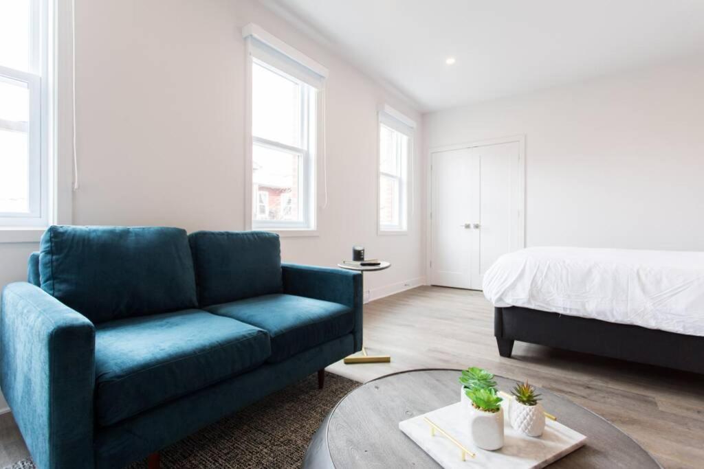 Live Like A Local In Superb Loft By Den Apartment Montreal