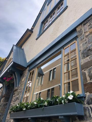 Downtown Mcgill & Guy Bed & Breakfast *