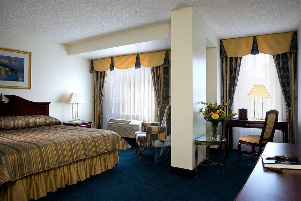 Le Nouvel 4* Montreal