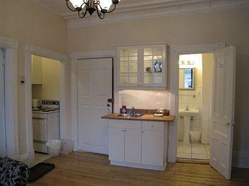 Gite University Bed And Breakfast 3* Montreal