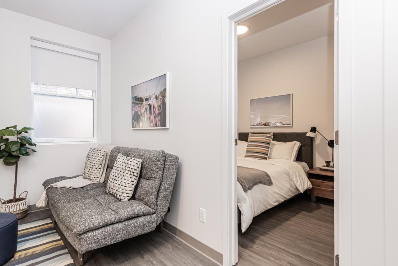 New Urban And Well Located 1 Bedroom By Den Apartment Montreal
