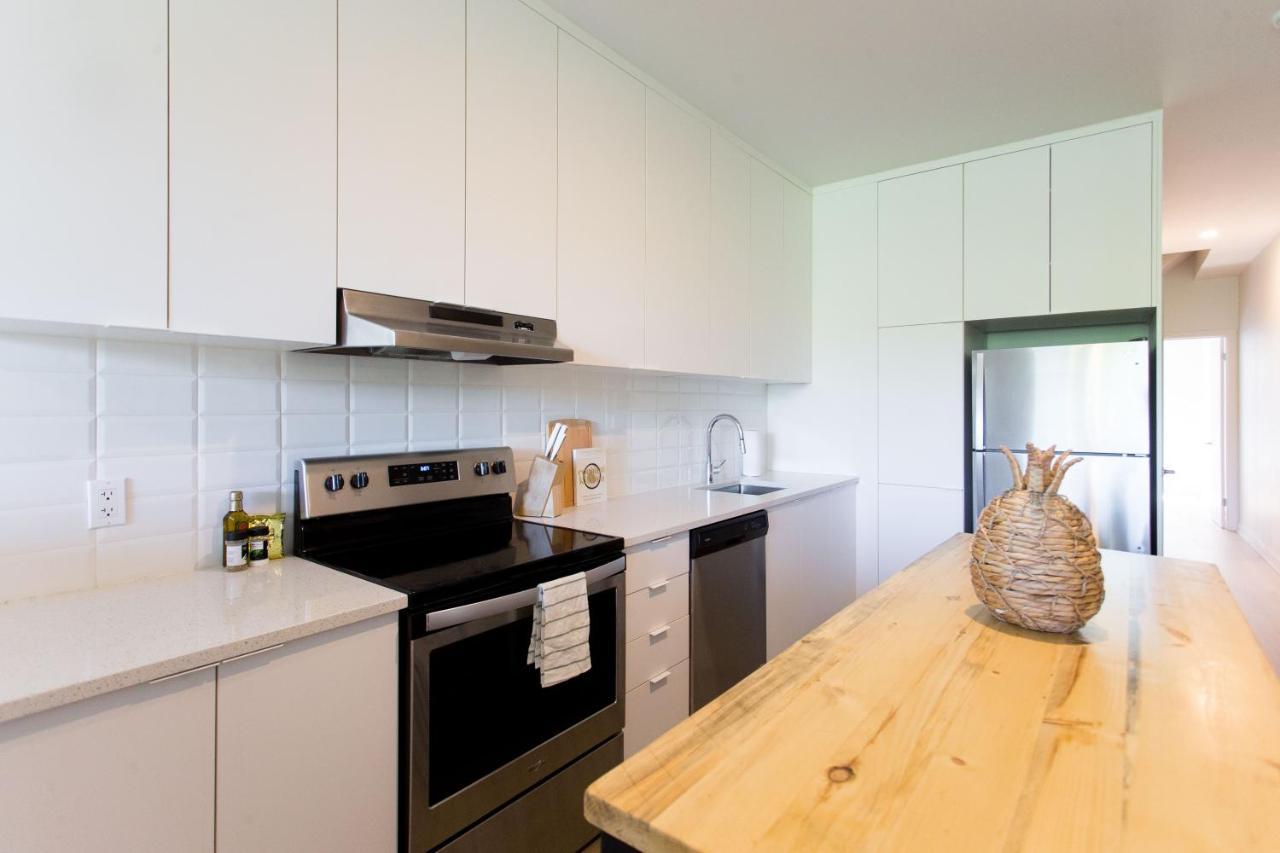 Apartment Huge & Swanky By Atwater Market By Den Stays Montreal