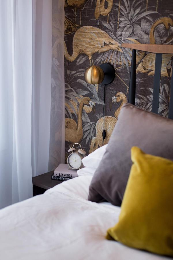 Apartment Fun & Funky Little Italy With Full Kitchen By Den *
