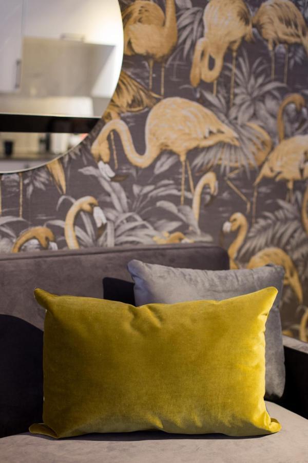 Apartment Fun & Funky Little Italy With Full Kitchen By Den