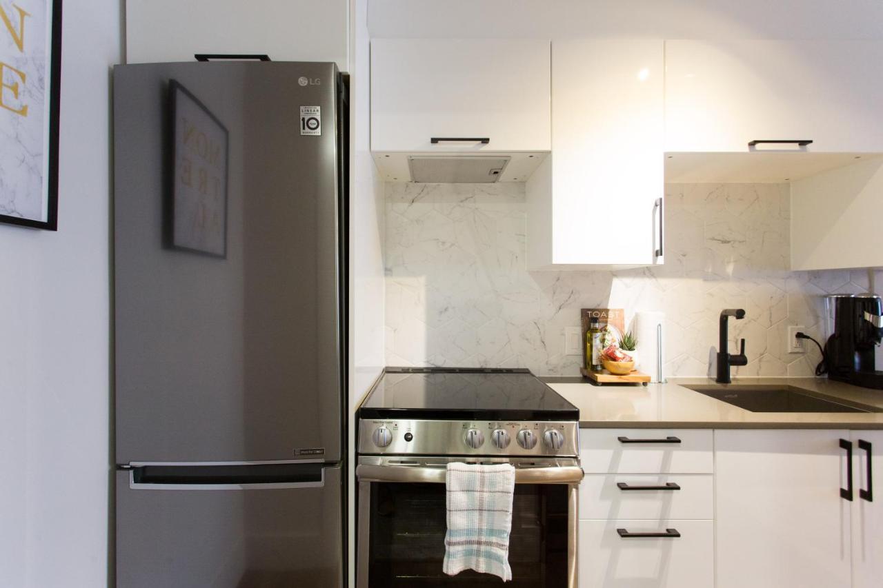 Apartment Fun & Funky Little Italy With Full Kitchen By Den *