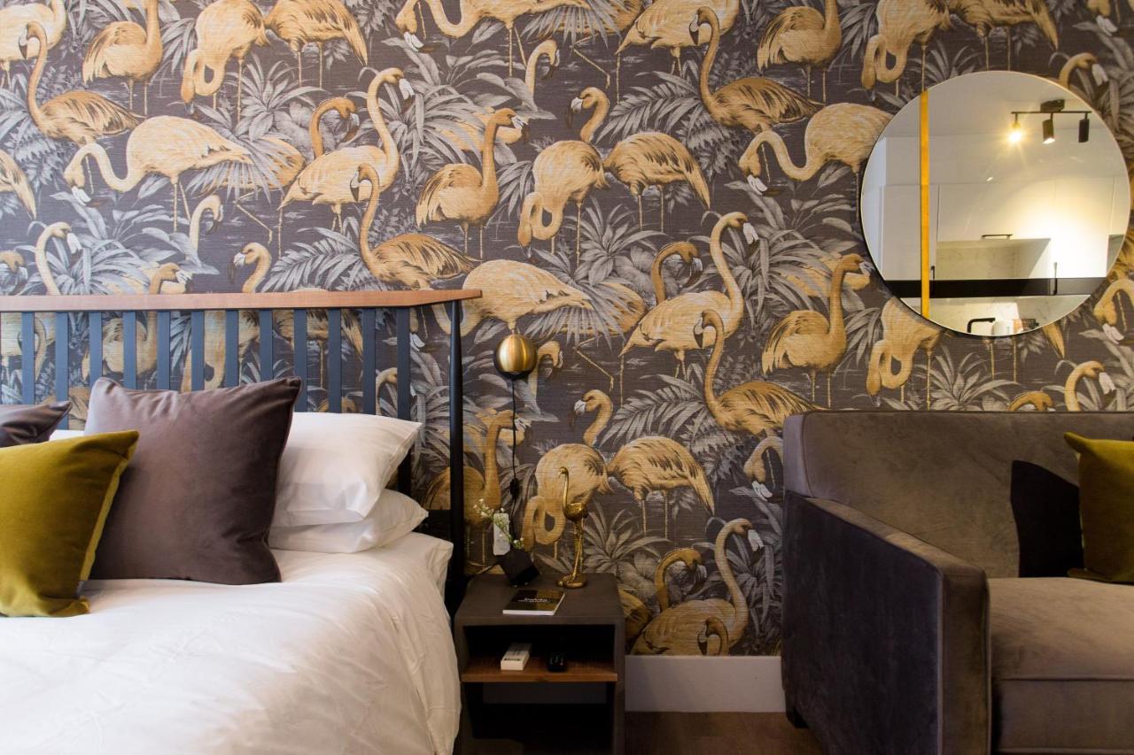 Fun & Funky Little Italy With Full Kitchen By Den Apartment *