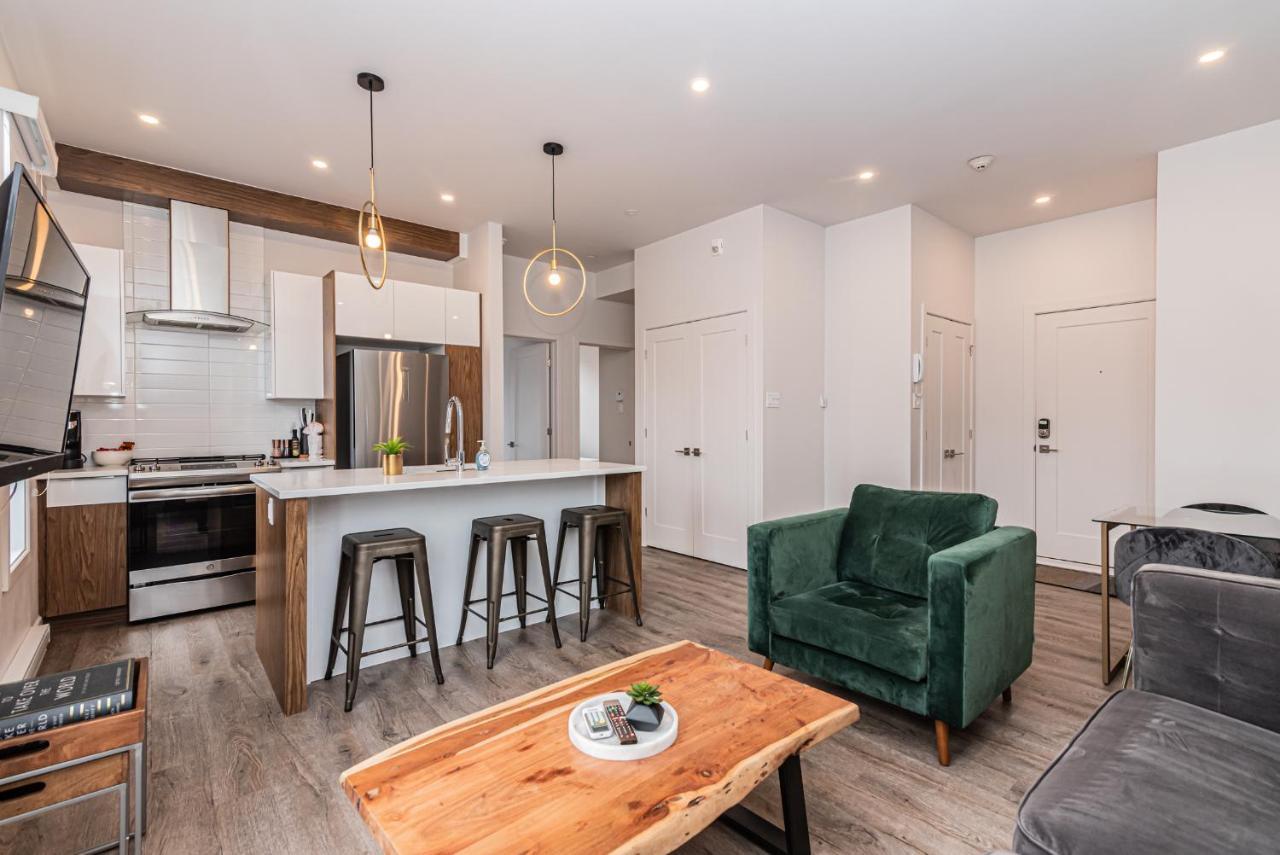 2 Bedroom Luxury In The Mile End By Den * Montreal