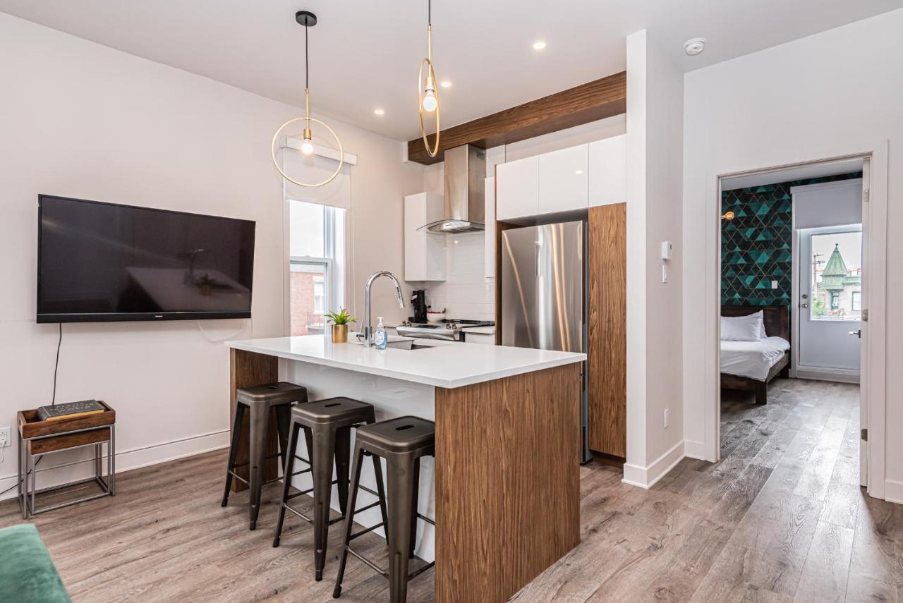 2 Bedroom Luxury In The Mile End By Den Apartment Montreal