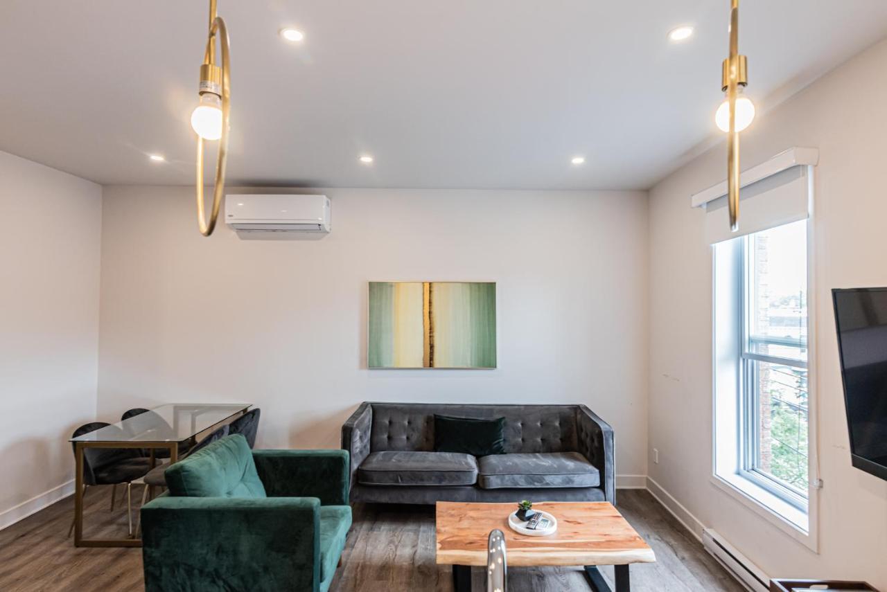 Apartment 2 Bedroom Luxury In The Mile End By Den Montreal