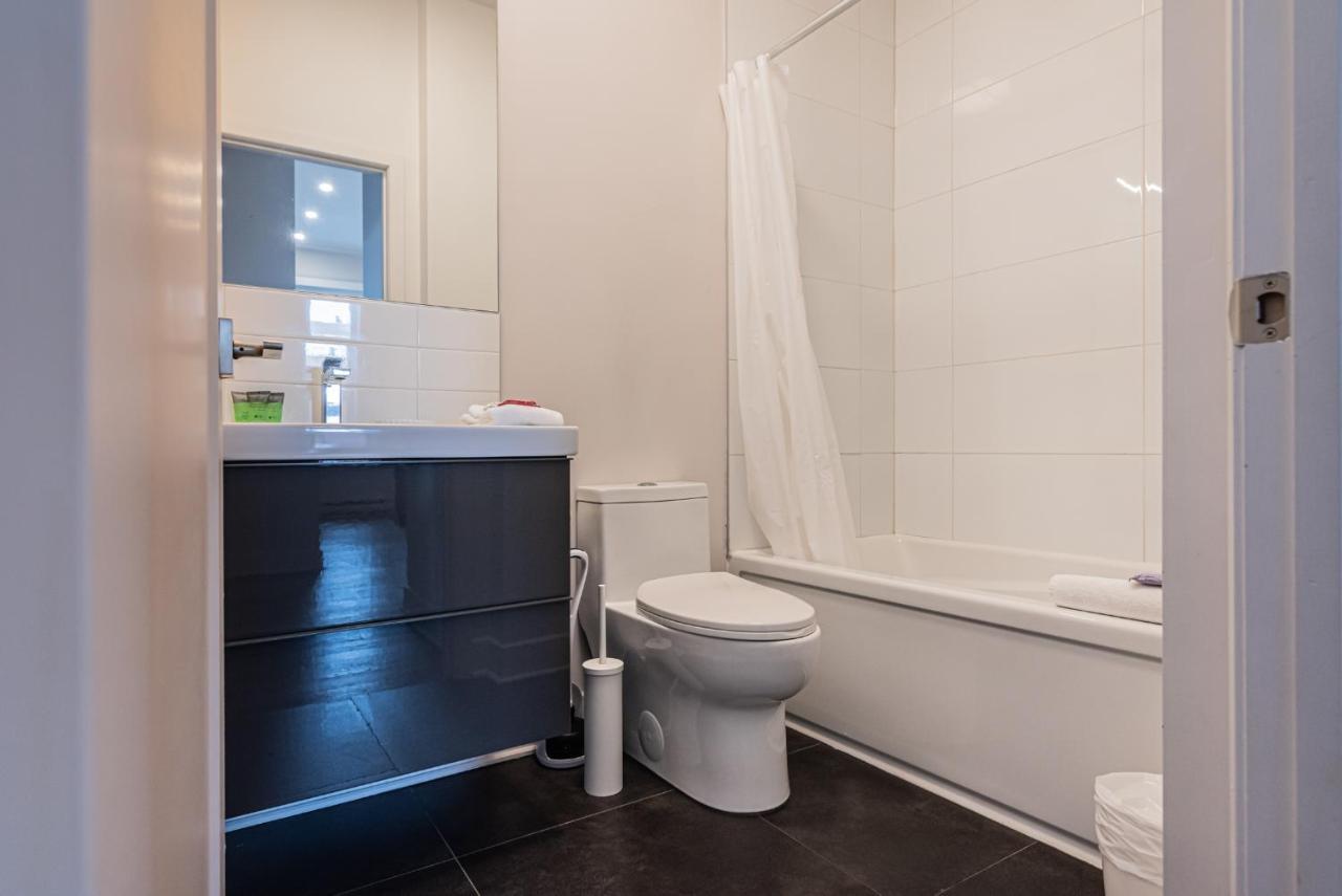 Apartment 2 Bedroom Luxury In The Mile End By Den