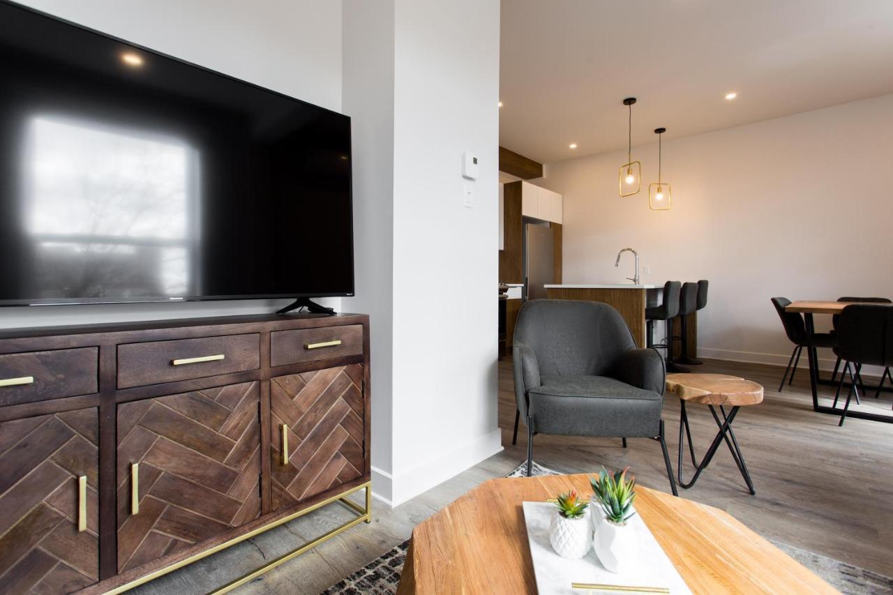 Light Filled 2 Bdr Unit In Mile End By Den *