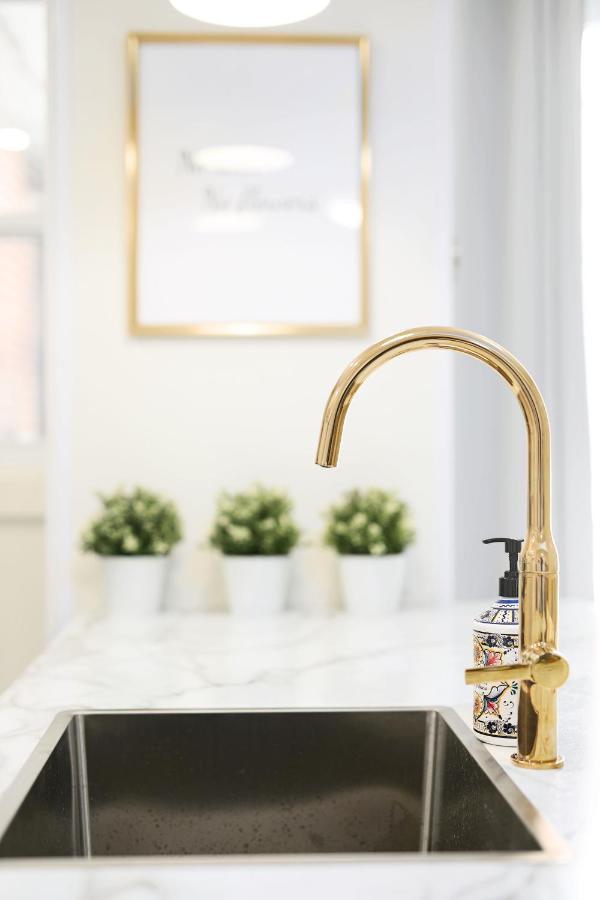 Bonjour Mtl Rosemont Chic 2br 2 Bath Patio Ac