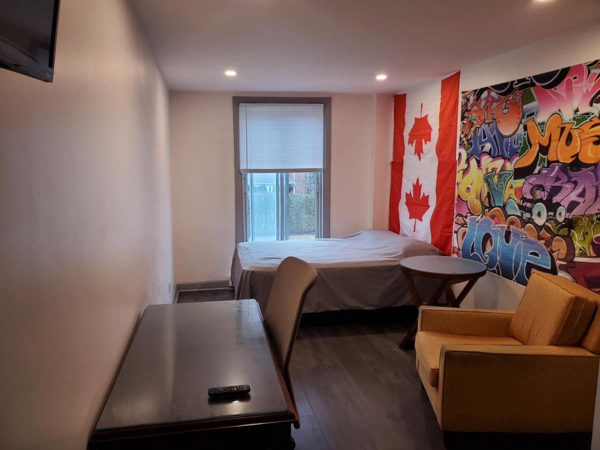 Elite Super Studios Loft Metro Du College Apartment Montreal