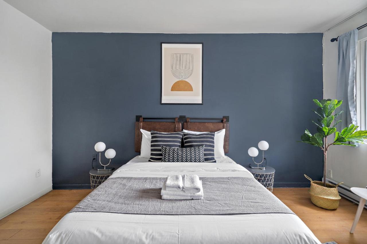 Hutchison By Restavio * Montreal