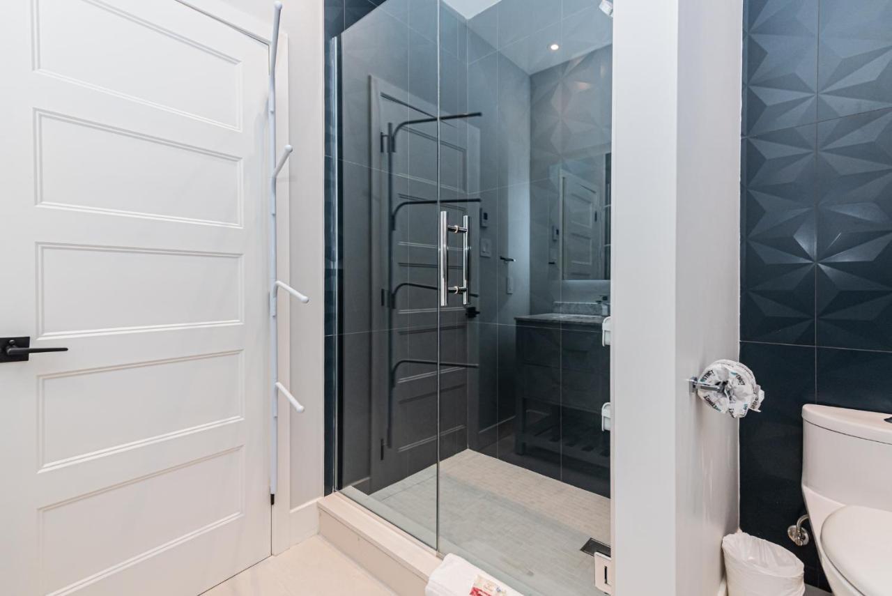Apartment Vast And Perfectly Located 3 Bedroom Flat By Denstays *