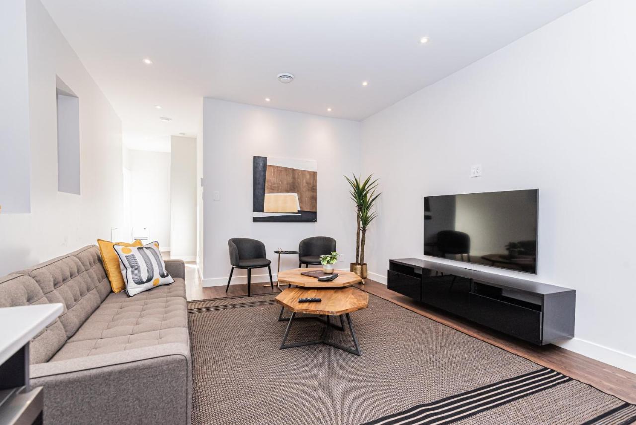Apartment Vast And Perfectly Located 3 Bedroom Flat By Denstays