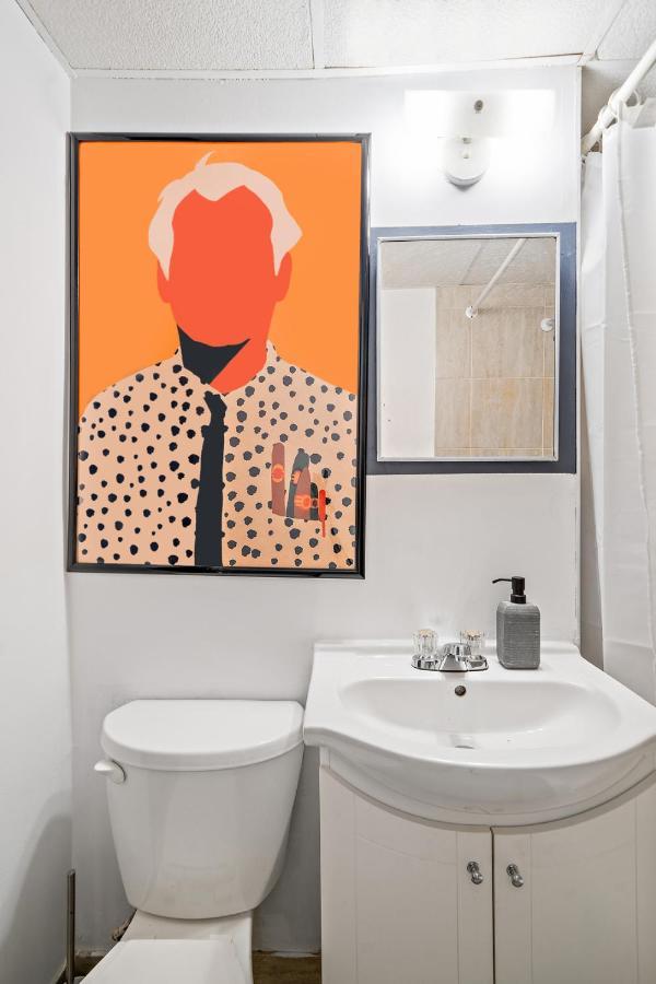 Hutchison By Restavio Apartment