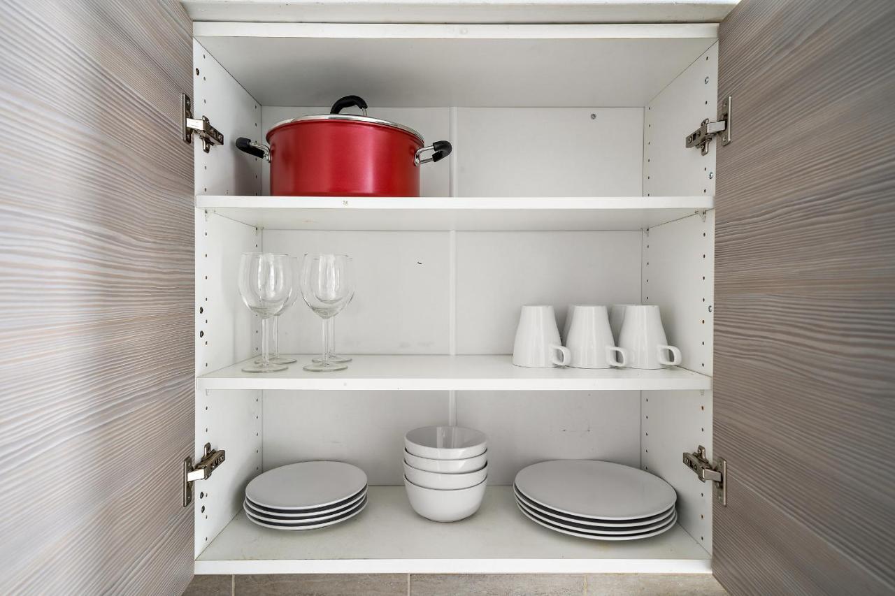 Hutchison By Restavio Apartment *