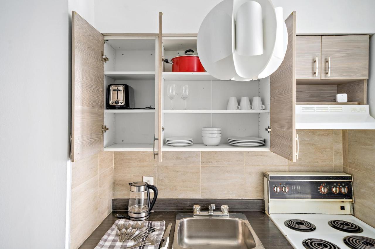 Hutchison By Restavio Apartment
