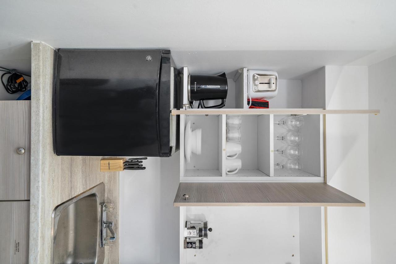 Apartment Hutchison By Restavio Montreal