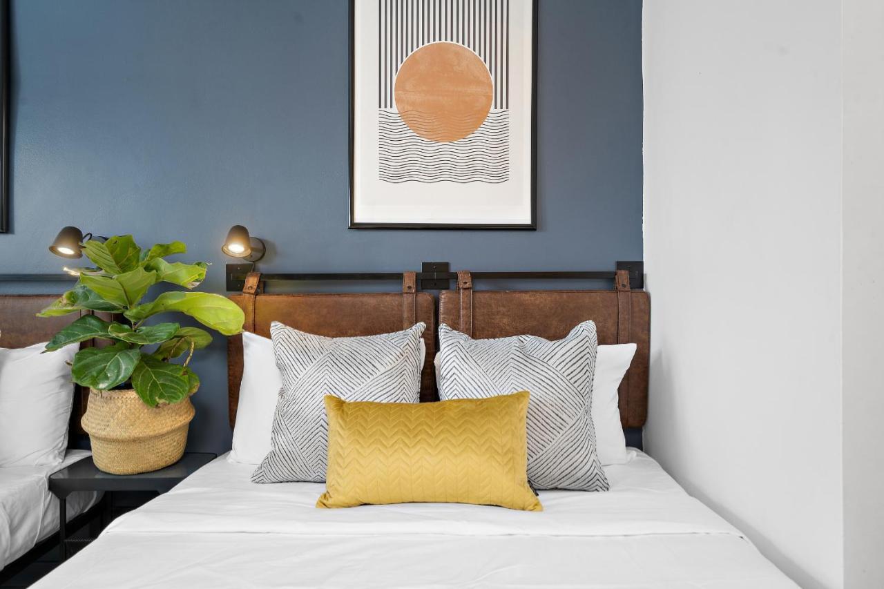 Hutchison By Restavio Apartment Montreal