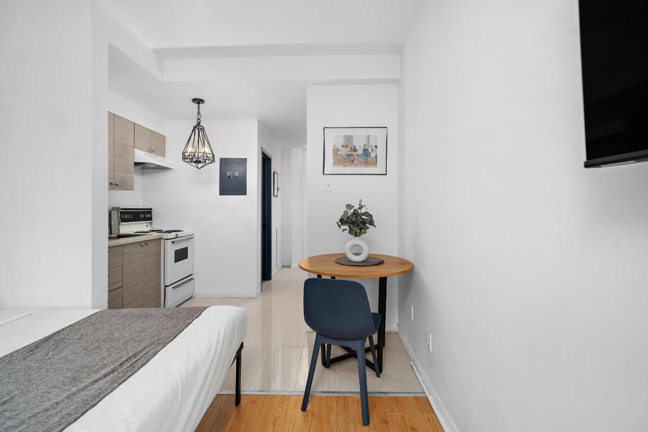 Hutchison By Restavio Montreal