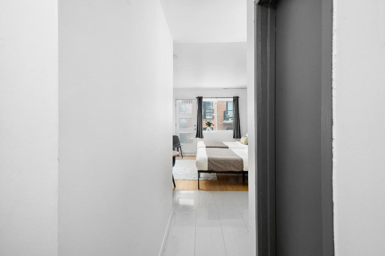 Hutchison By Restavio Apartment