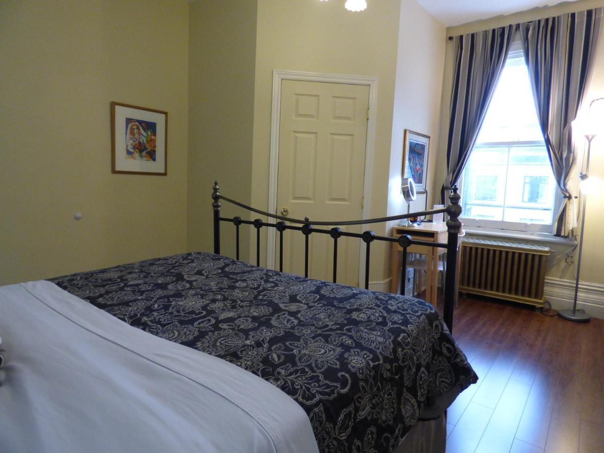 Gingerbread Manor Bed & Breakfast Montreal