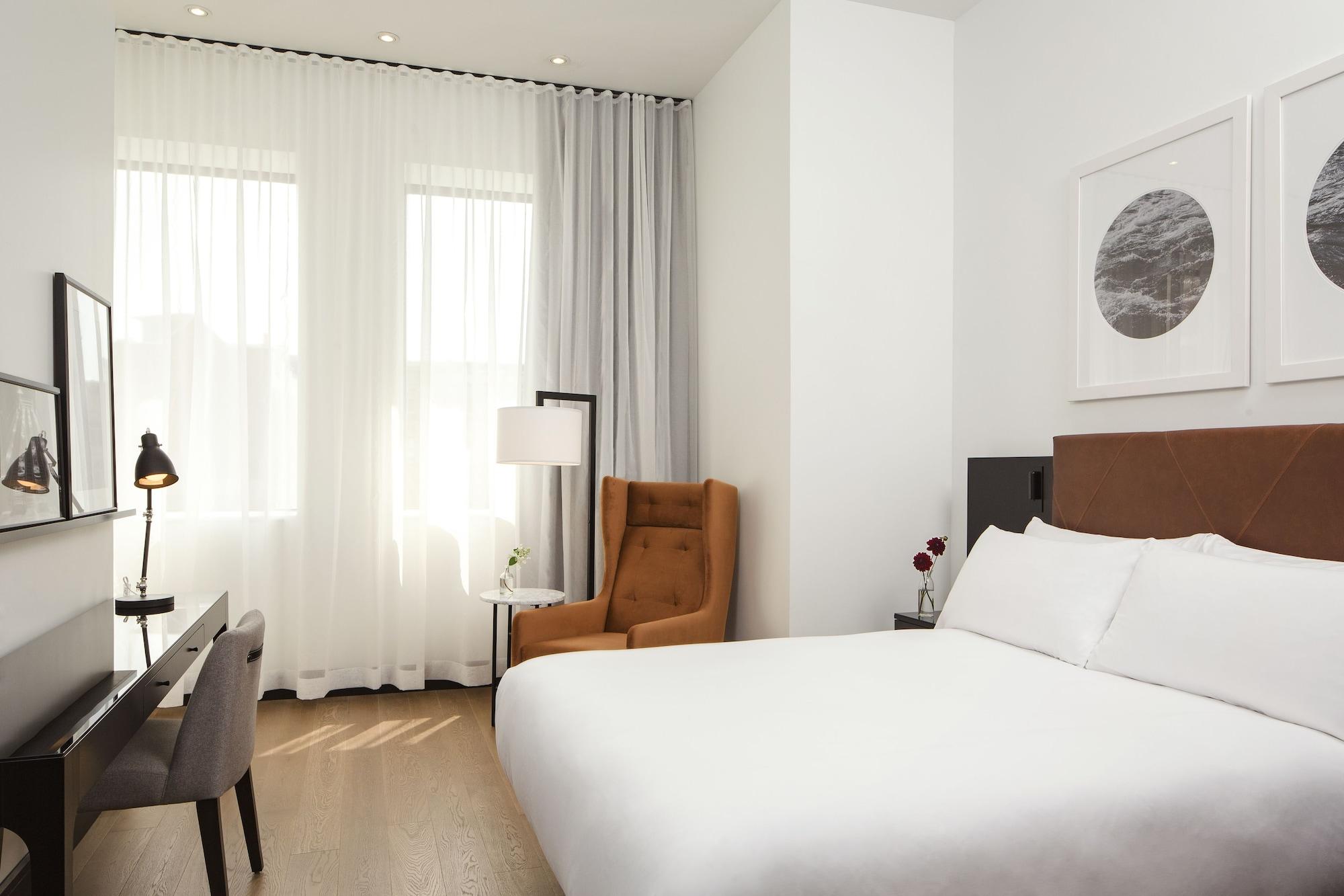 Place D'armes Hotel Montreal