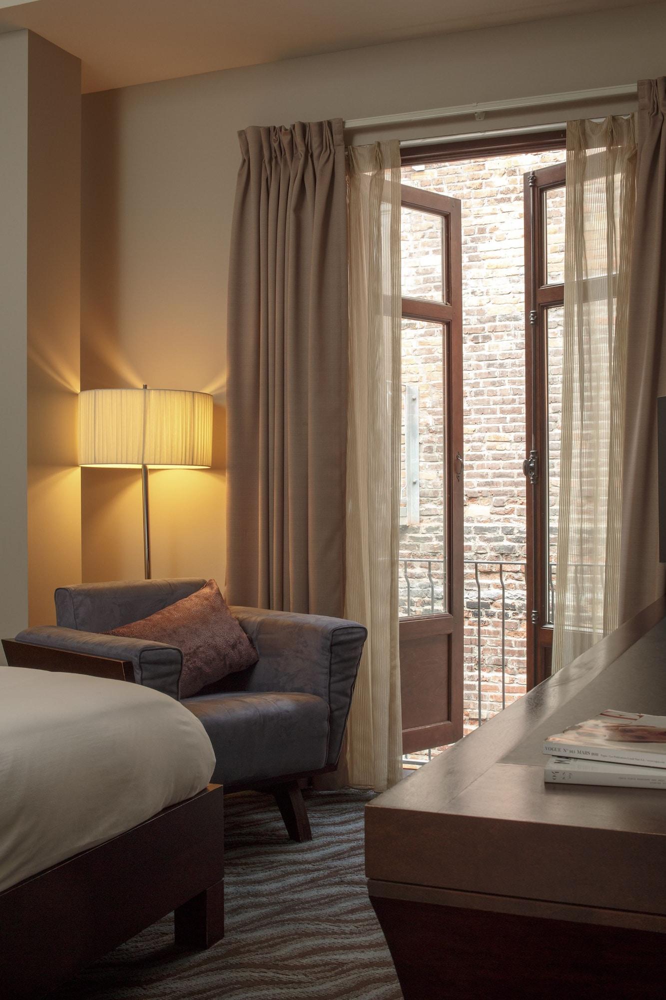 Hotel Nelligan 4*