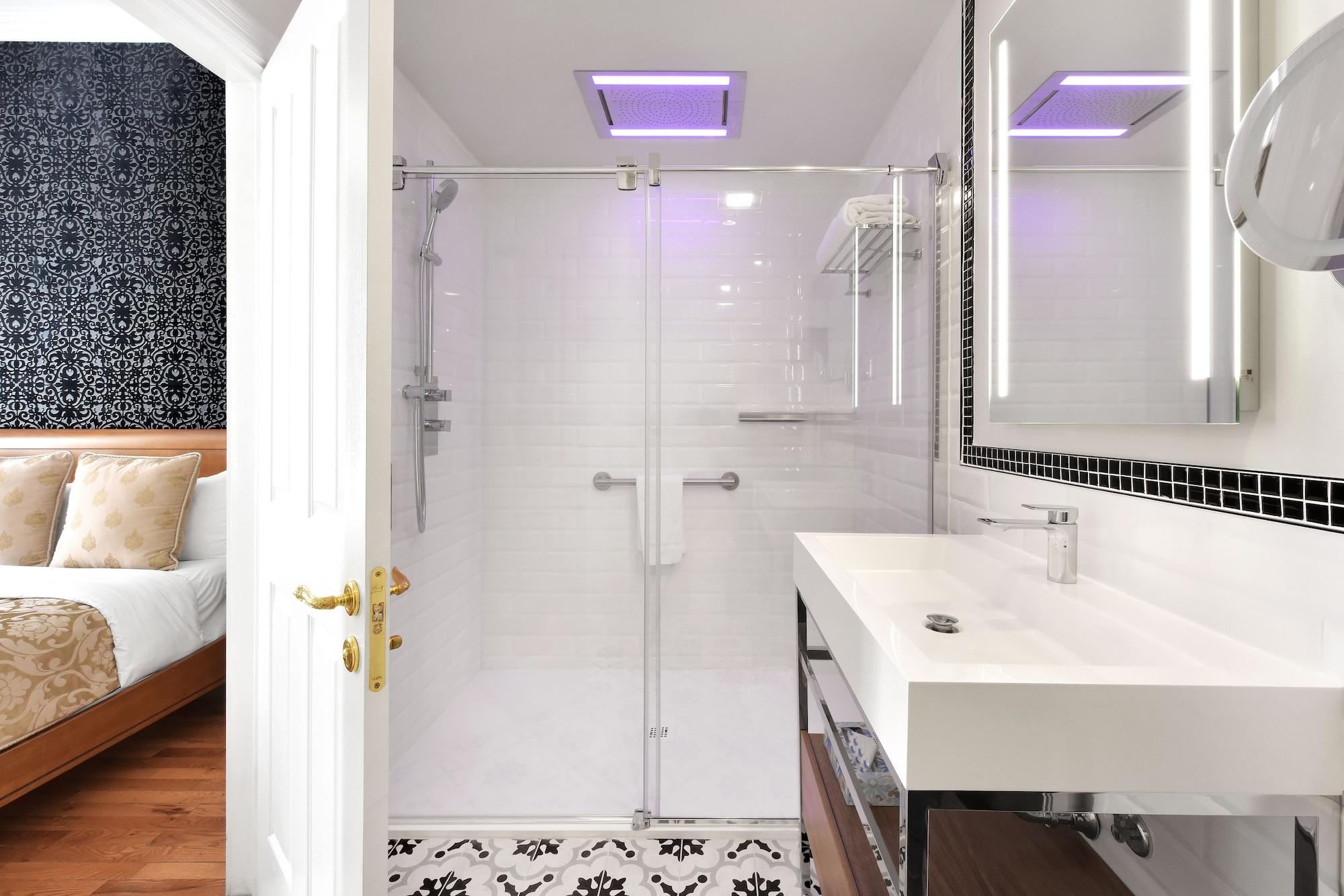 Hotel Bonaparte Montreal